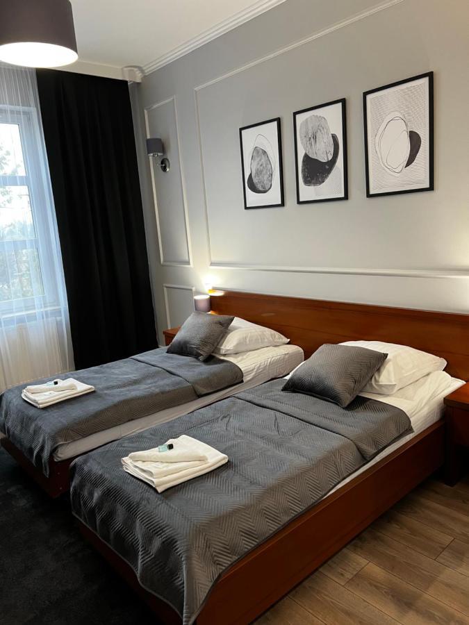 Nad Stara Nida *** Hotell Pinczow Exteriör bild