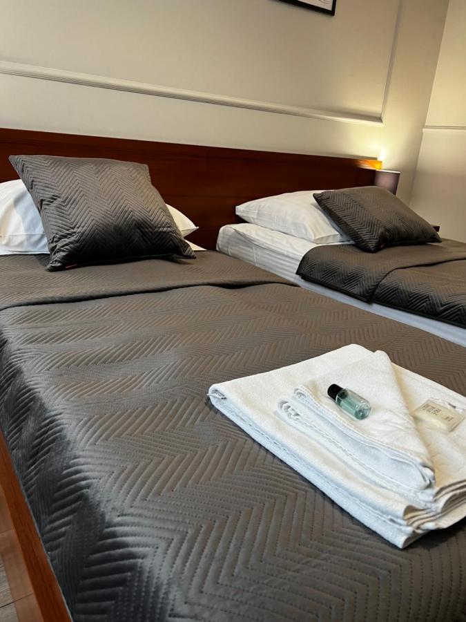 Nad Stara Nida *** Hotell Pinczow Exteriör bild
