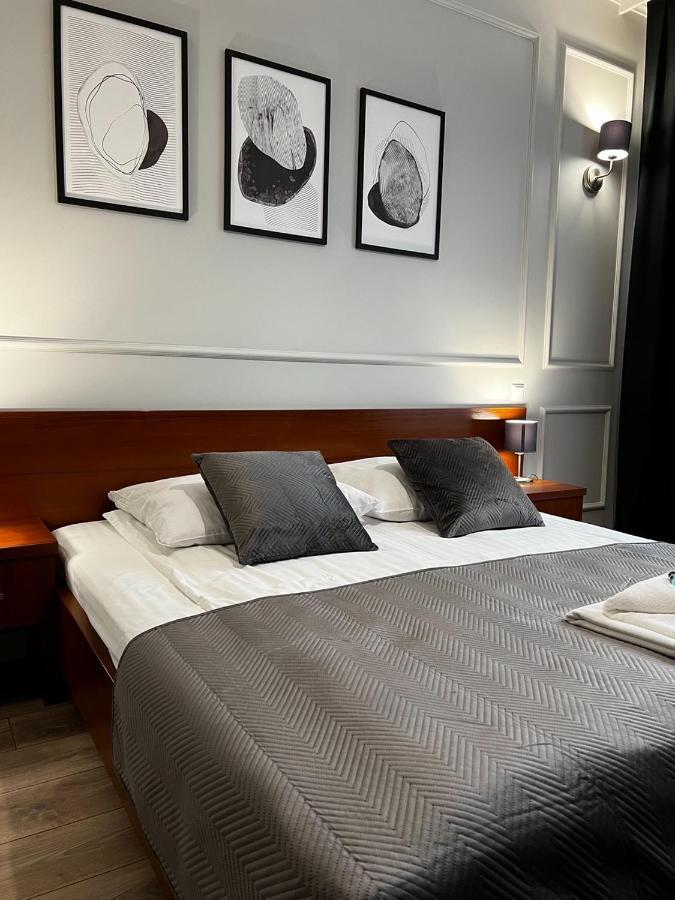 Nad Stara Nida *** Hotell Pinczow Exteriör bild