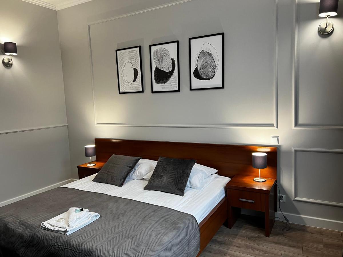 Nad Stara Nida *** Hotell Pinczow Exteriör bild