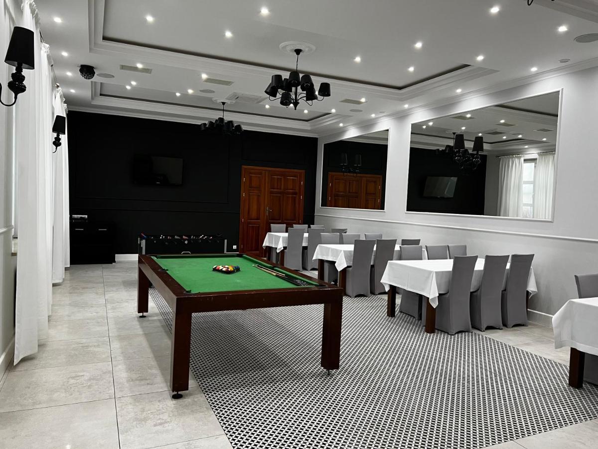 Nad Stara Nida *** Hotell Pinczow Exteriör bild