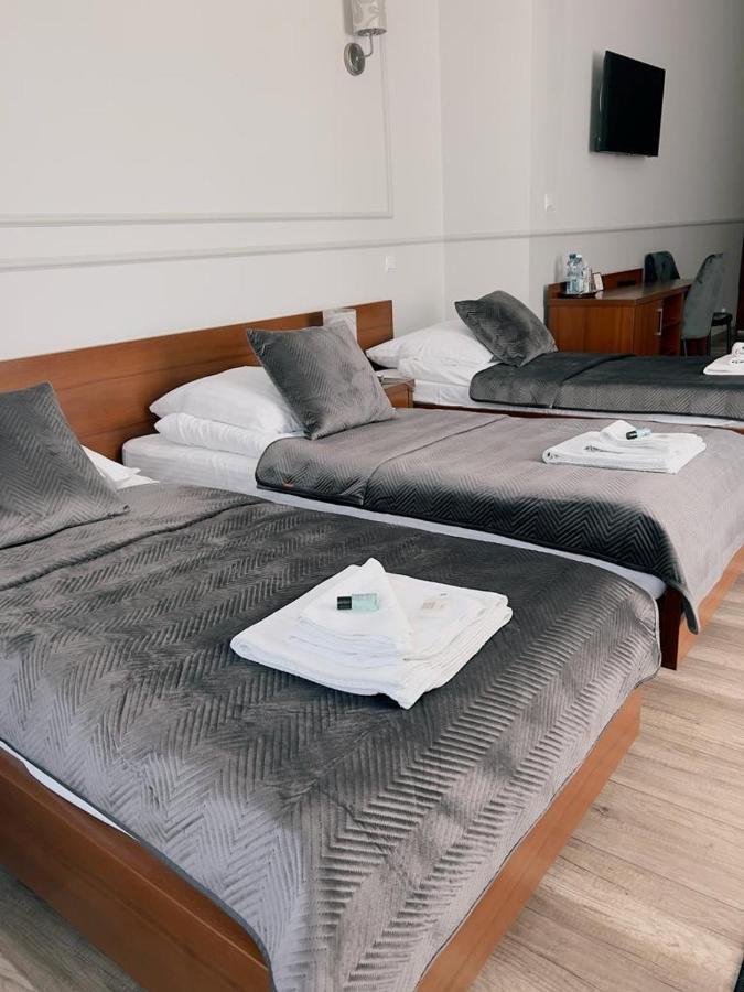 Nad Stara Nida *** Hotell Pinczow Exteriör bild