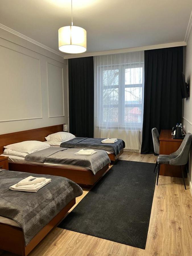 Nad Stara Nida *** Hotell Pinczow Exteriör bild