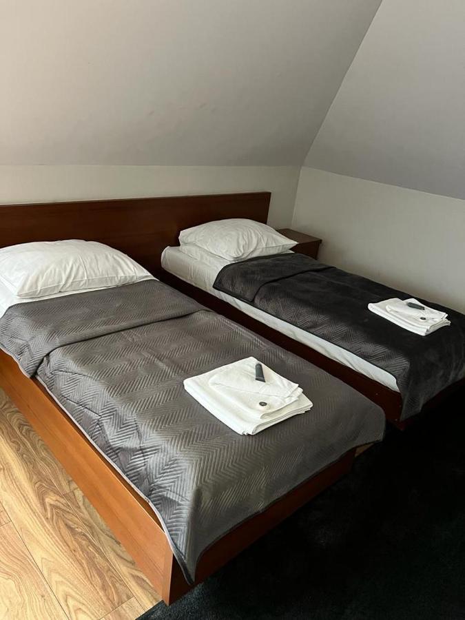 Nad Stara Nida *** Hotell Pinczow Exteriör bild