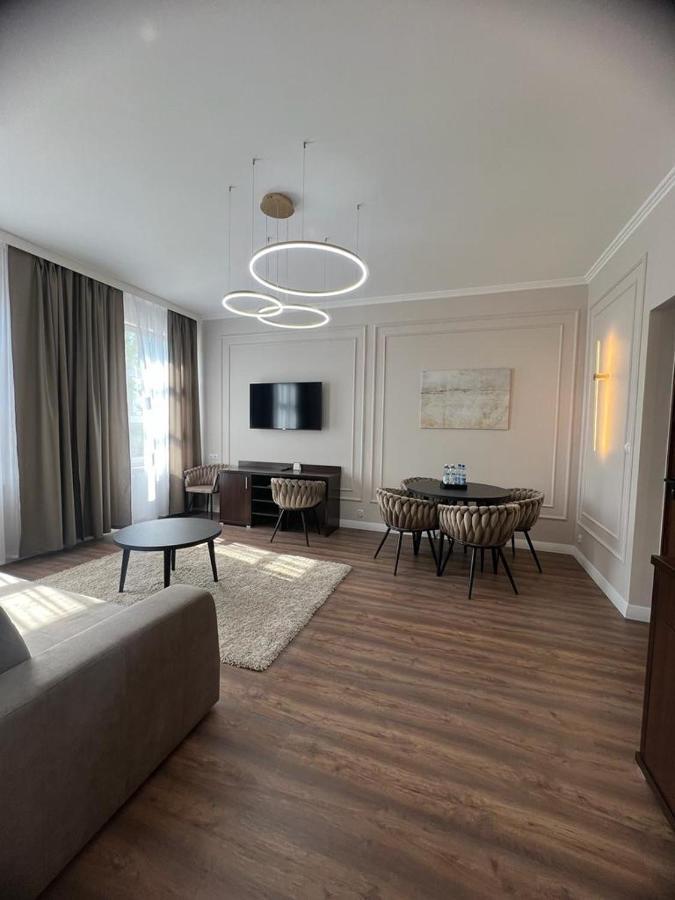 Nad Stara Nida *** Hotell Pinczow Exteriör bild