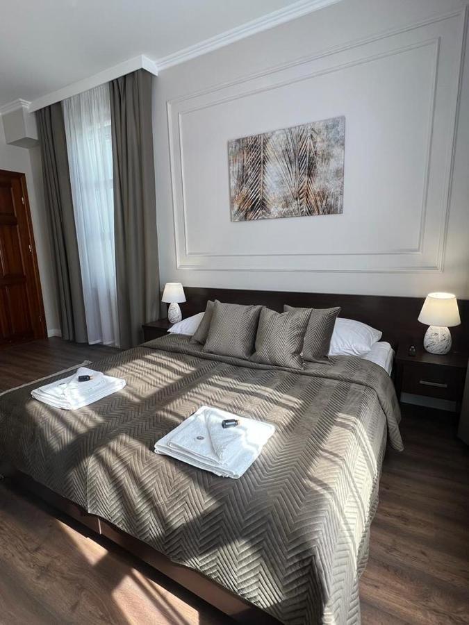 Nad Stara Nida *** Hotell Pinczow Exteriör bild