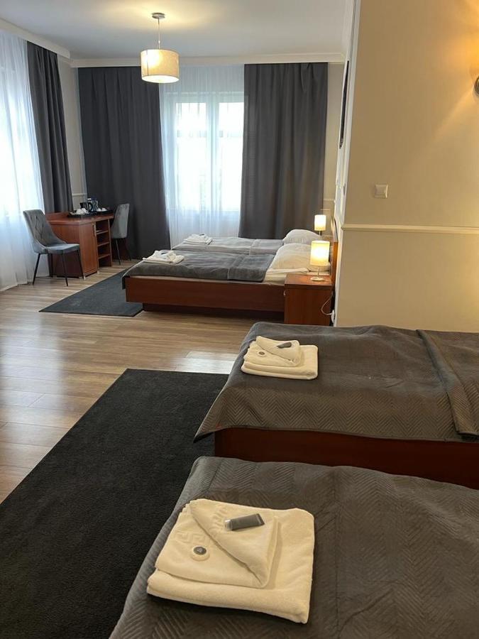 Nad Stara Nida *** Hotell Pinczow Exteriör bild