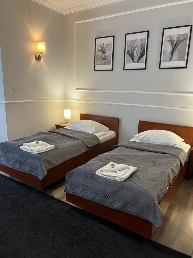 Nad Stara Nida *** Hotell Pinczow Exteriör bild